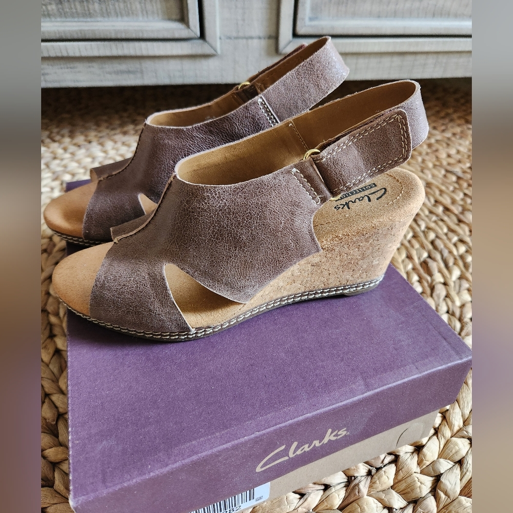 New Clark Leather Sandals Size 7